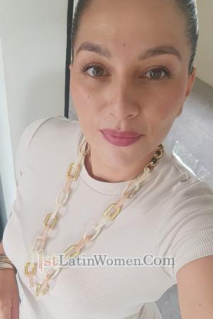 225118 - Evelyn Age: 39 - Costa Rica